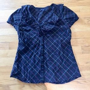 Small Gap Outlet Black and striped ruffled blouse